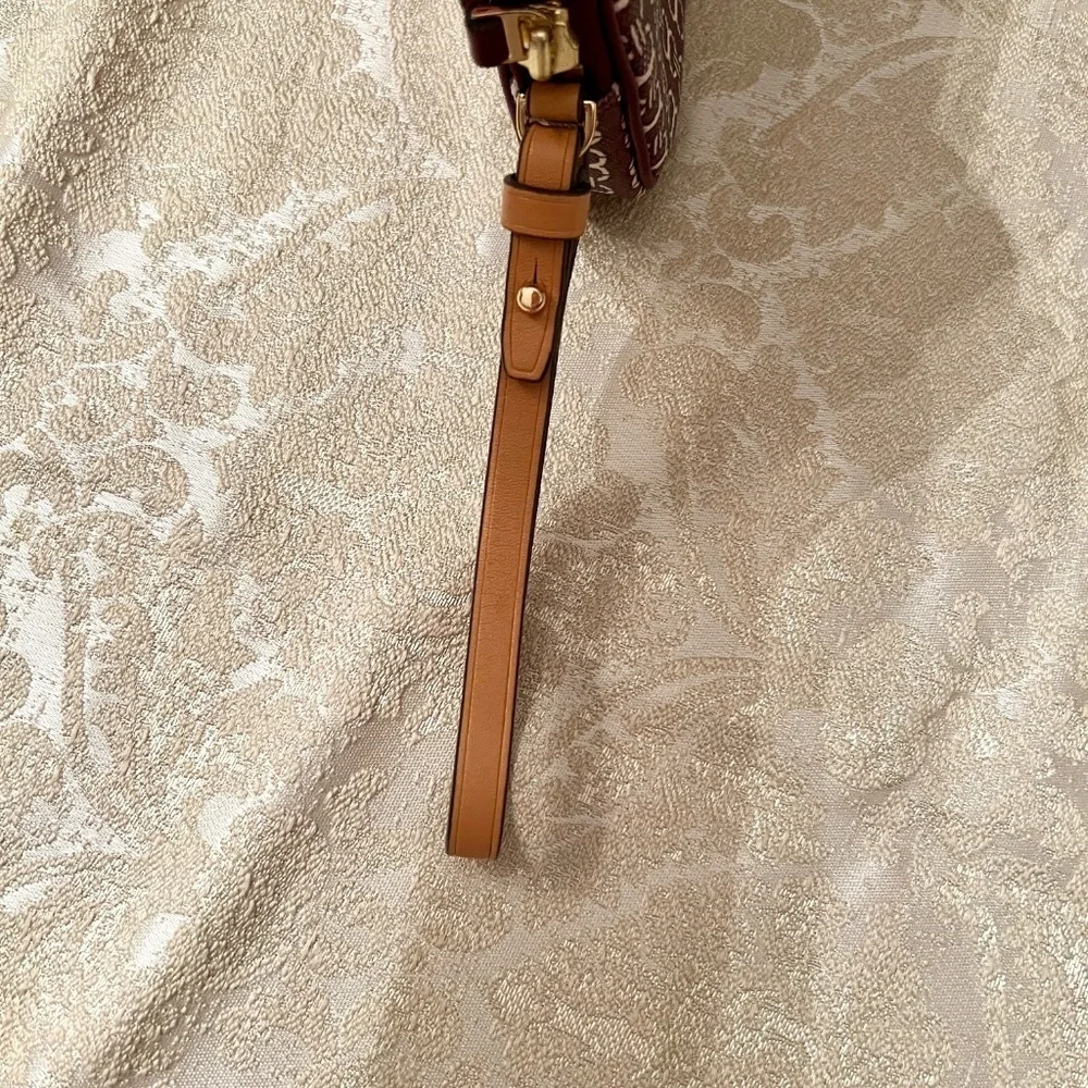 Tory Burch tory burch